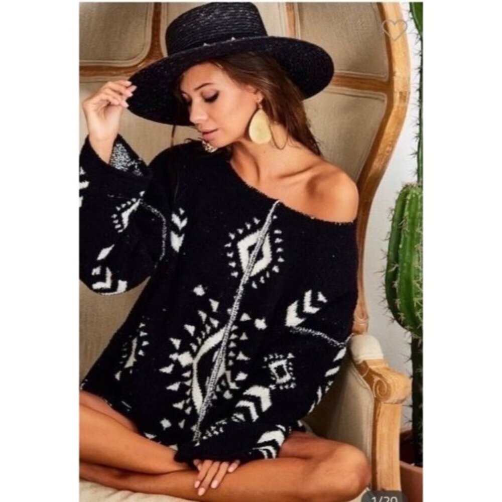 NWT Black White Slouchy Aztec Sweater | Boho Coastal Cowgirl Whimsigoth Tribal S - Picture 1 of 16